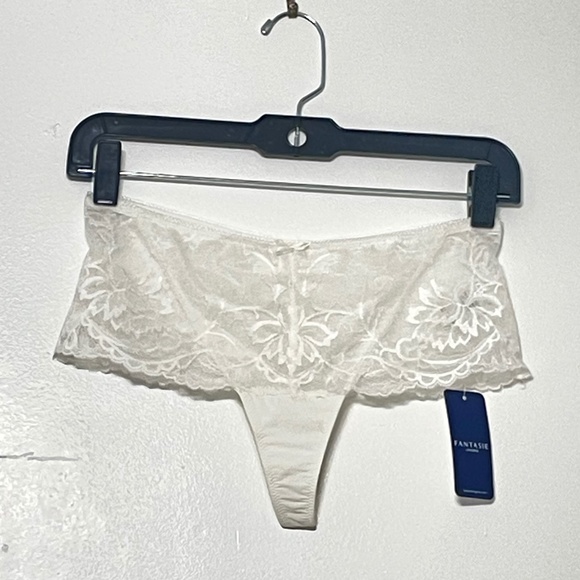 Fantasie Set - Ivory Lace Bralette & Brazilian Thong Set - Picture 8 of 16